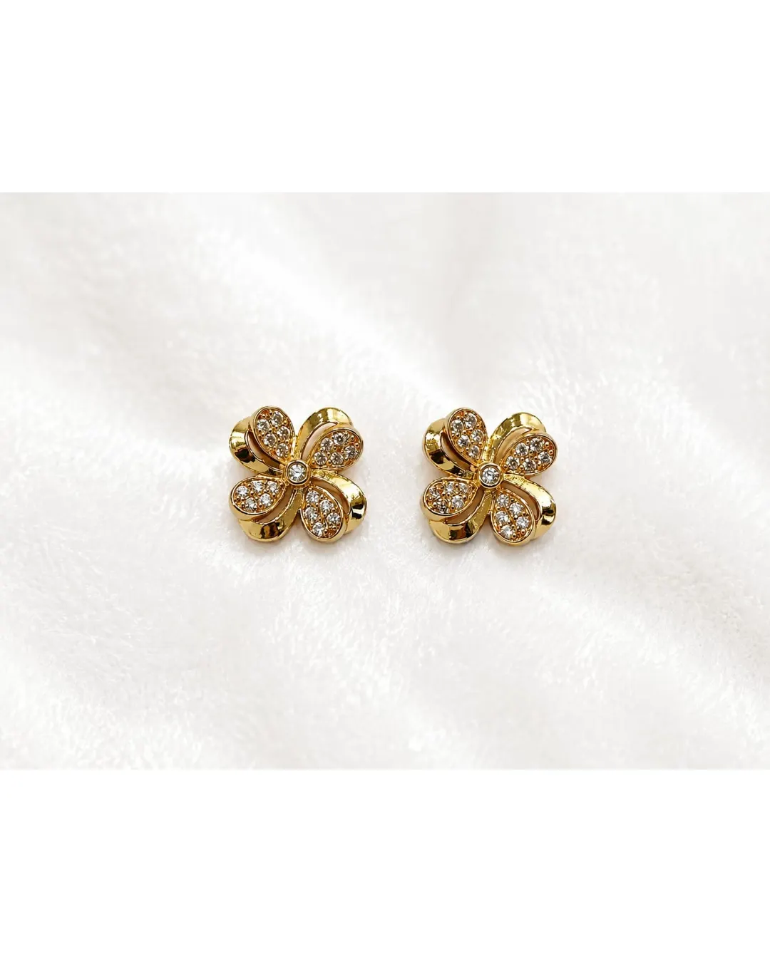 ETERNAL BLOSSOM CRYSTAL STUD EARRINGS