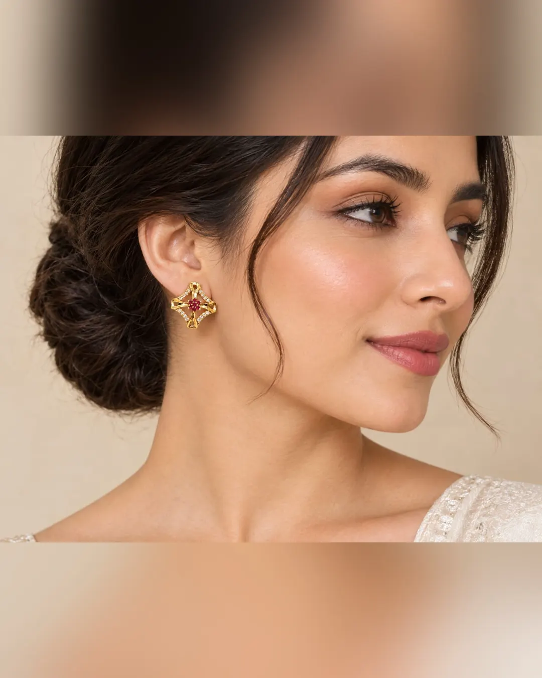 GOLDEN FLORAL GEOMETRIC STUD EARRINGS