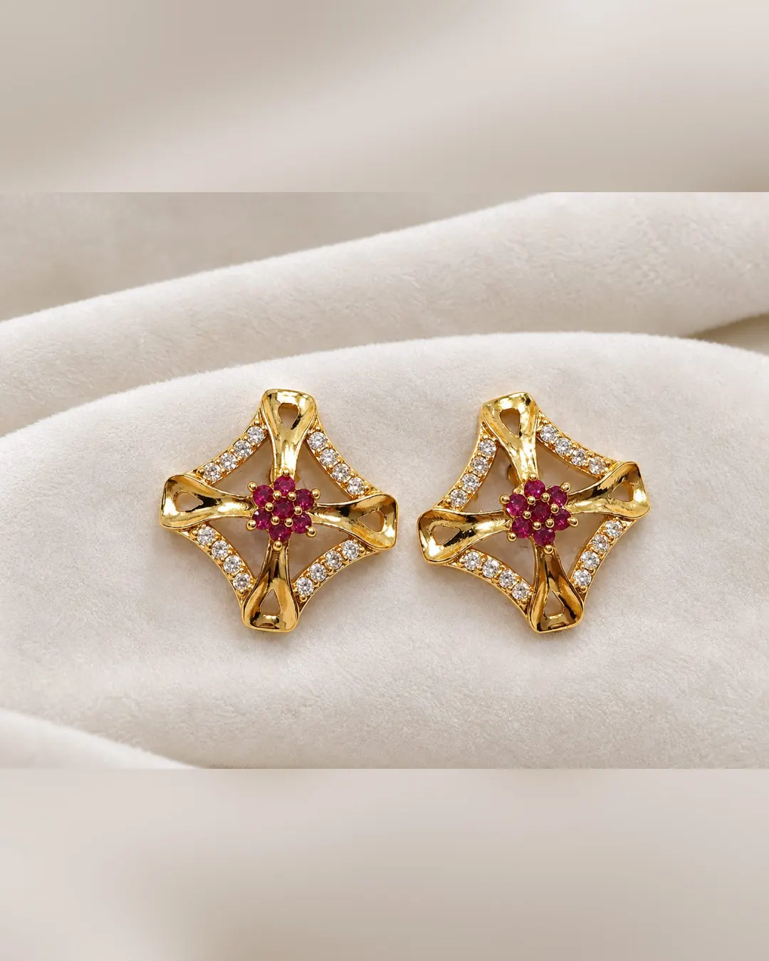 GOLDEN FLORAL GEOMETRIC STUD EARRINGS