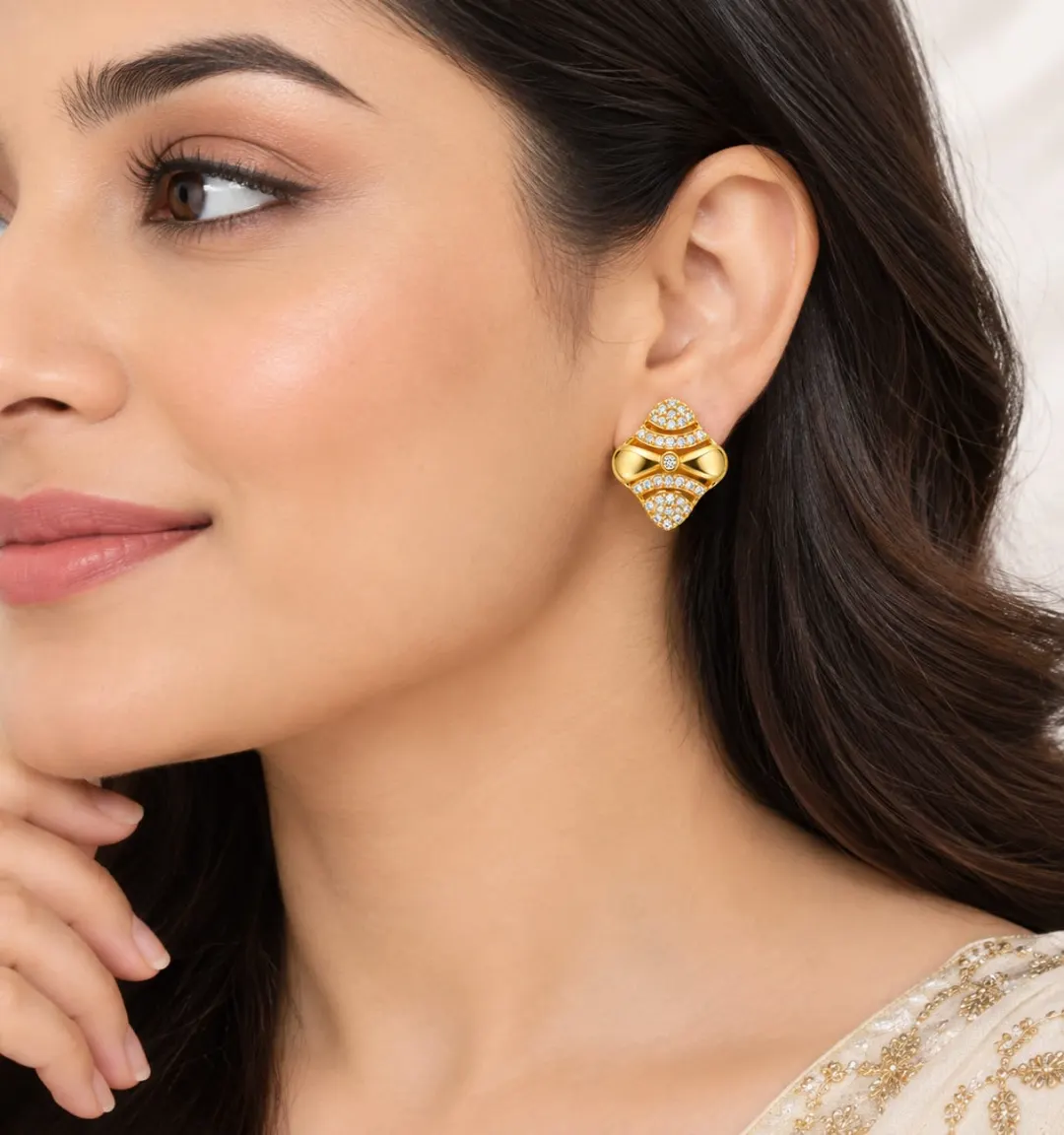 ROYAL GOLDEN SPARKLE STUD EARRINGS