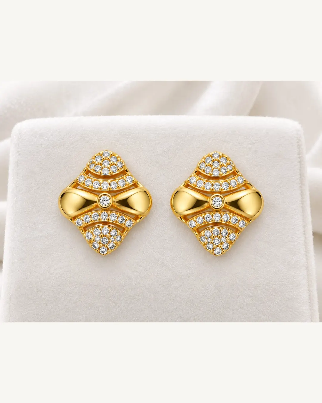 ROYAL GOLDEN SPARKLE STUD EARRINGS