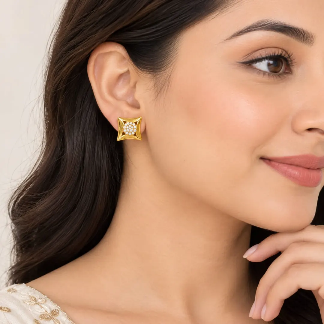 GOLDEN SQUARE SPARKLE STUD EARRINGS